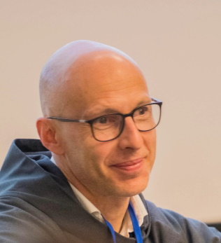 Lire la suite à propos de l’article Rencontre avec fra Giulio Cesareo, frère franciscain conventuel du Sacro Convento d’Assise